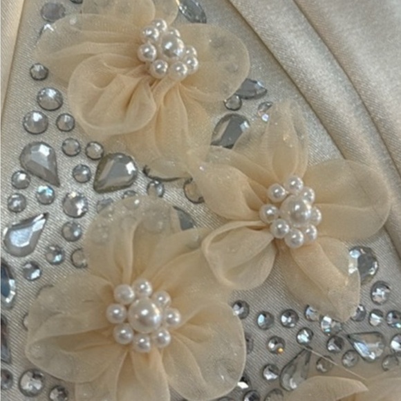 Bagley Mishka Statin Evening/Bridal Clutch NWT~GIFTABLE - Picture 10 of 10